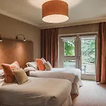 Cragwood Hotel