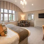Cragwood Hotel