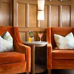 Cragwood Hotel