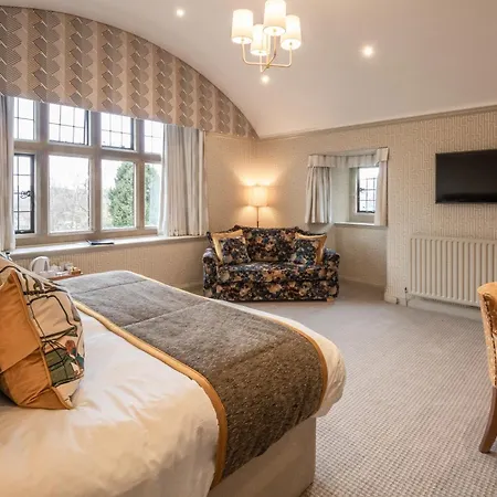 Cragwood Hotel