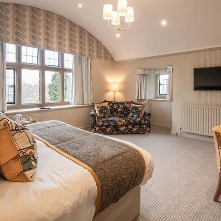 Cragwood Hotel