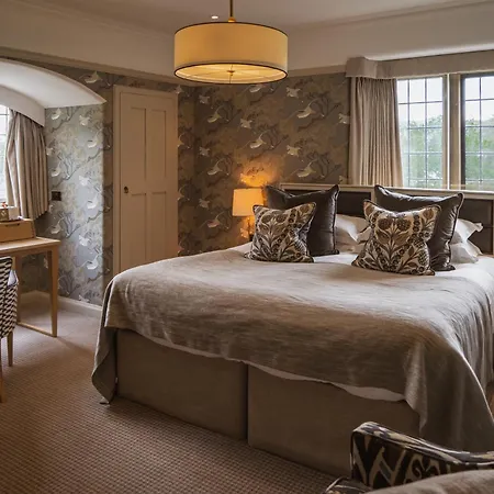 Cragwood Hotel