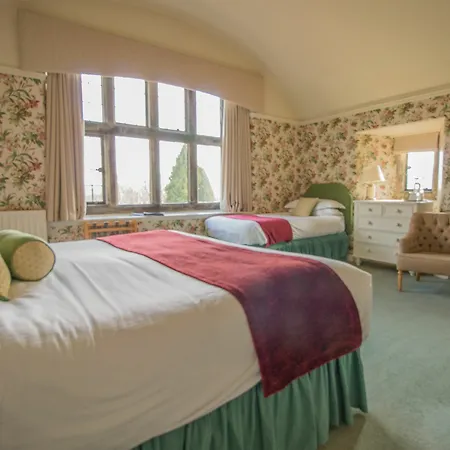 Cragwood Hotel